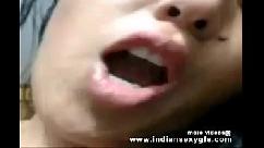 Desi bhabhi babe masturbating on webcam
